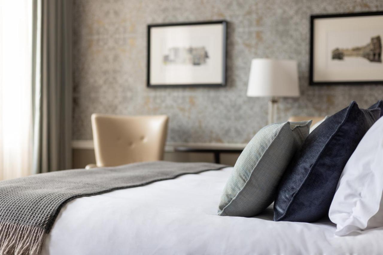 ホテル Ensana Buxton Crescent エクステリア 写真 A bedroom at The Ivy Collection