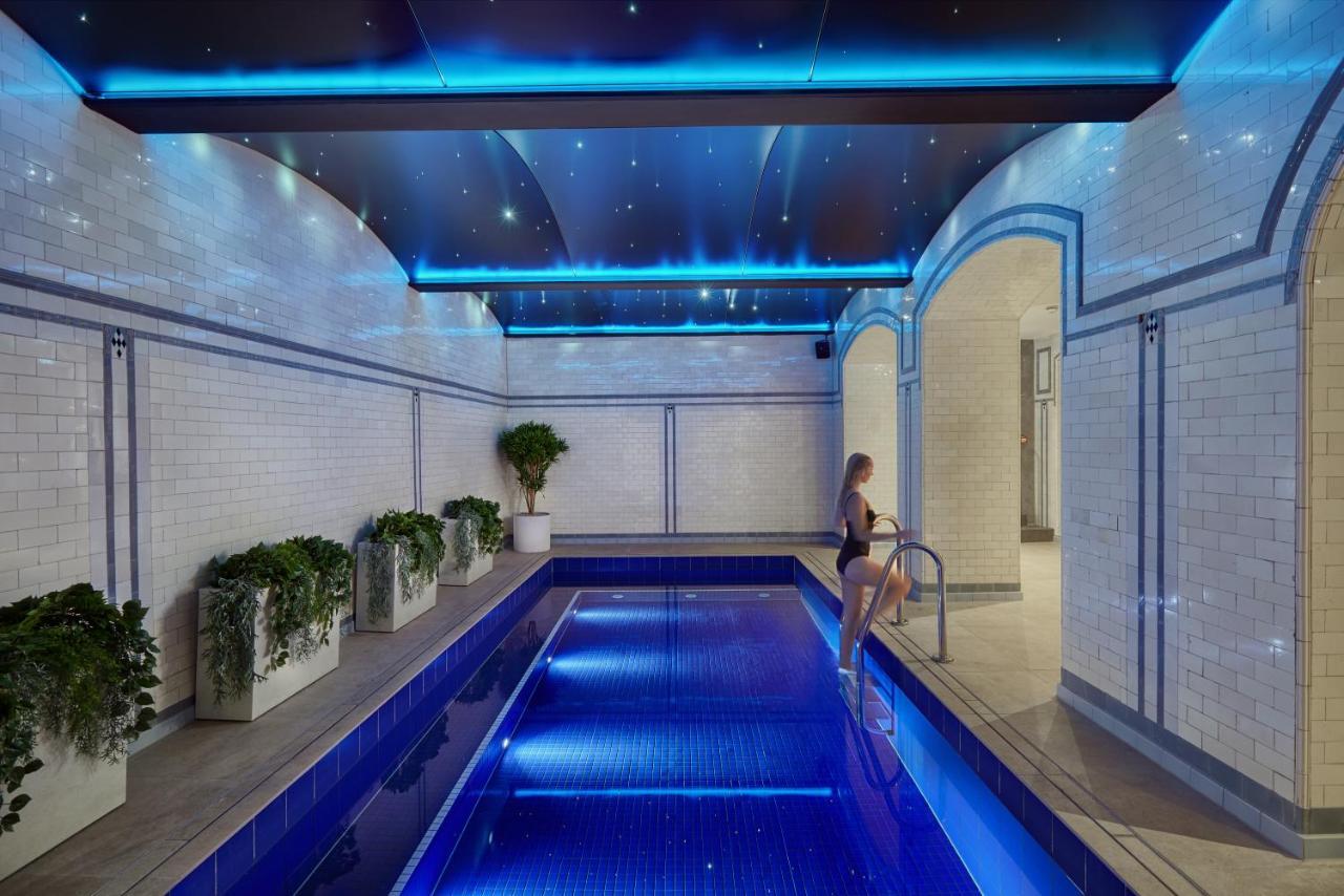 ホテル Ensana Buxton Crescent エクステリア 写真 The pool at The Dorchester
